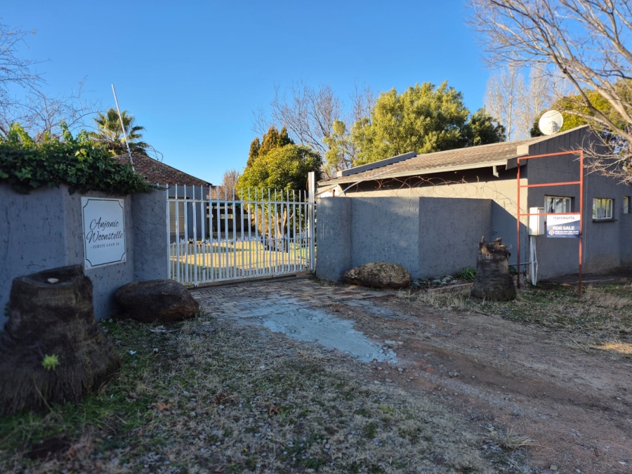 6 Bedroom Property for Sale in Vredefort Free State